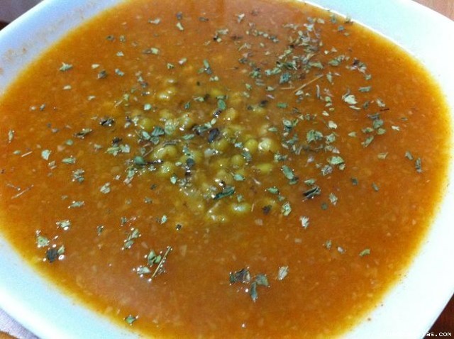 Receta de Sopa de tomate y soja verde Receta de Sopa de tomate y soja verde