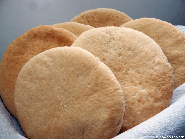 Receta de Pan pita (Pan Libanés) Receta de Pan pita (Pan Libanés)