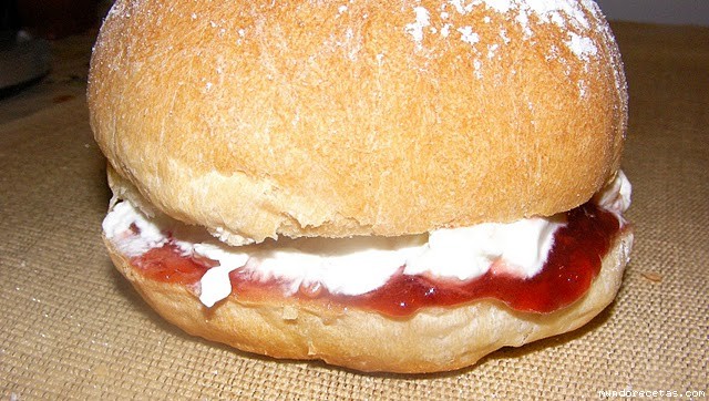 Receta de Bocaditos de arándanos con espuma de chocolate blanco Receta de Bocaditos de arándanos con espuma de chocolate blanco