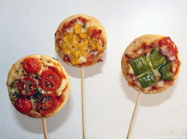 Receta de Pizza piruleta semáforo (rojo, amarillo y... verdeee...) Receta de Pizza piruleta semáforo (rojo, amarillo y... verdeee...)