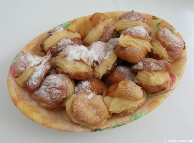 Receta de Buuelos rellenos de crema pastelera