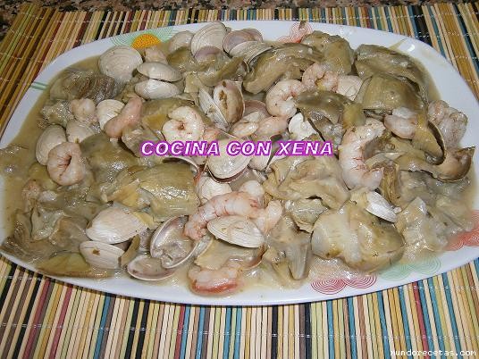Receta de Alcachofas con almejas y gambitas (de canelona) (thermomix) Receta de Alcachofas con almejas y gambitas (de canelona) (thermomix)