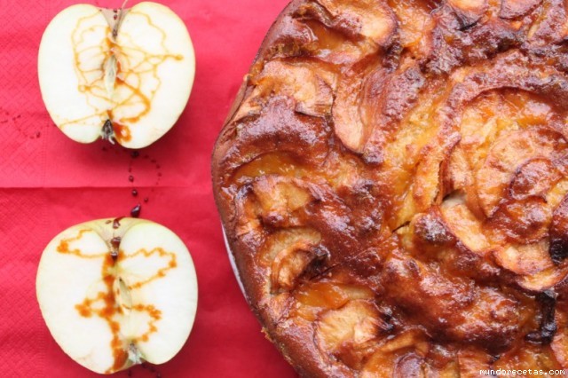 Receta de Bizcocho de manzana y caramelo