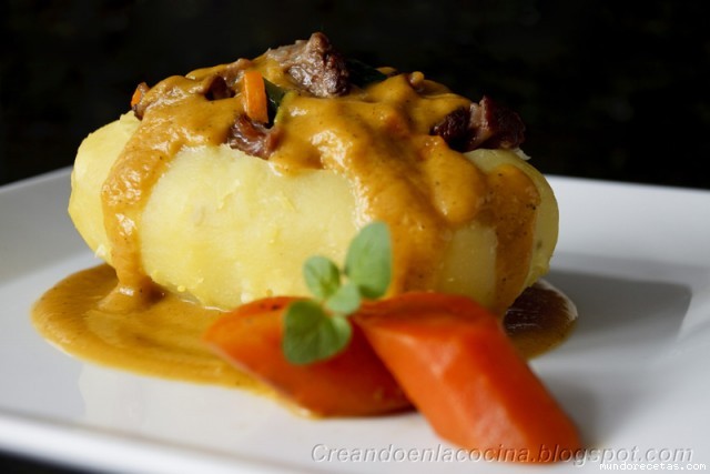 Receta de Patatas rellenas de rabo de toro con verduras. (Dieta) Receta de Patatas rellenas de rabo de toro con verduras. (Dieta)