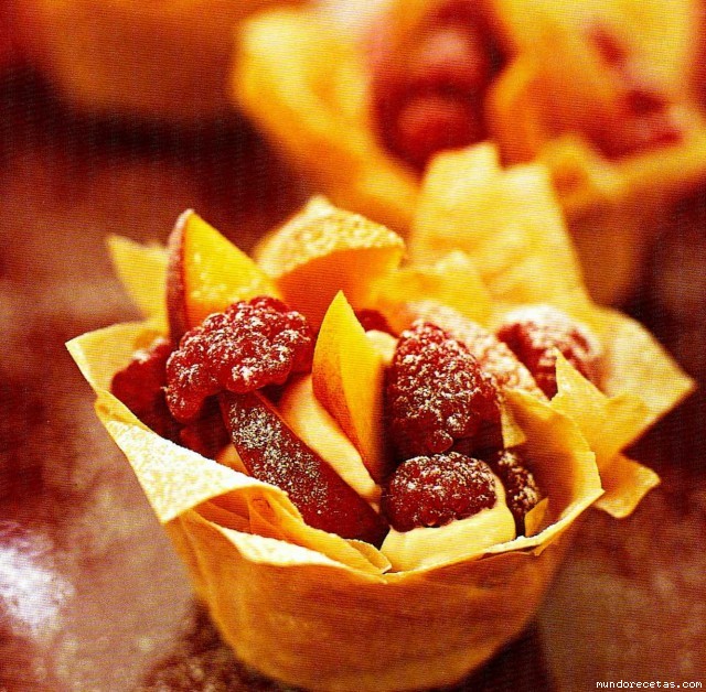 Receta de tartaletas de melocotón y frambuesas Receta de tartaletas de melocotón y frambuesas