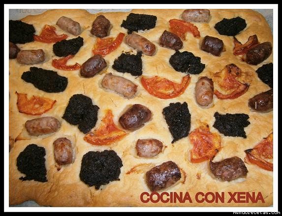 Receta de Coca con salchichas y morcilla ( Thermomix)