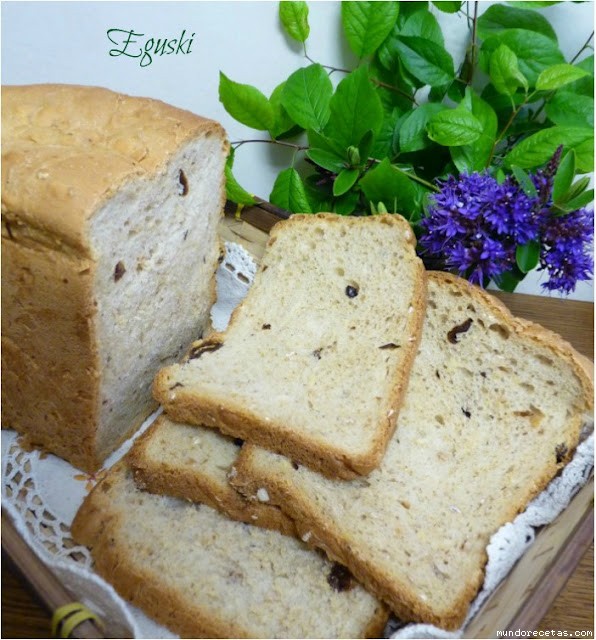 Receta de Pan con muesli de frutas y ciruelas pasas (Panificadora SilverCrest) Receta de Pan con muesli de frutas y ciruelas pasas (Panificadora SilverCrest)