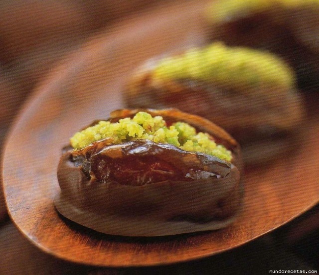 Receta de Datiles al chocolate con pistachos Receta de Datiles al chocolate con pistachos