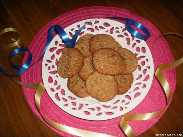 Receta de GALLETAS DE AVENA CON CIRUELAS PASAS Receta de GALLETAS DE AVENA CON CIRUELAS PASAS