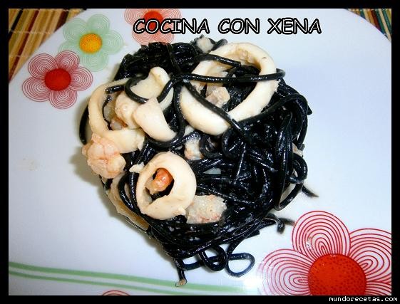 Receta de Espaguetis Nero Di Sepia, con calamar etc (thermomix)