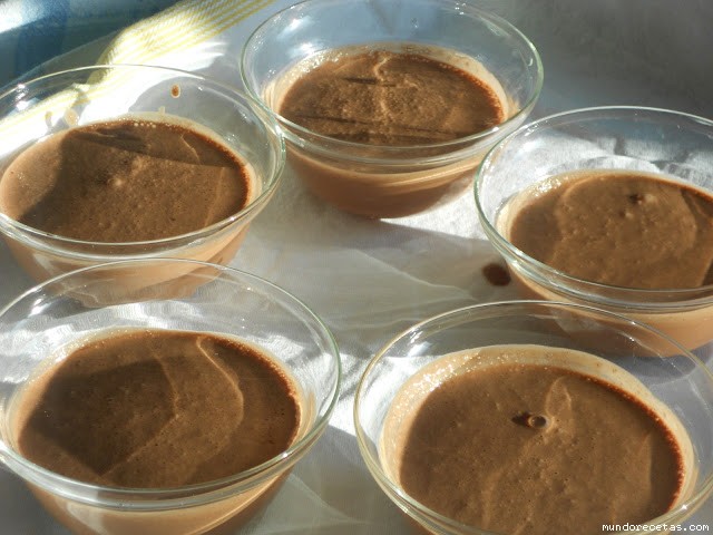Receta de Mousse de chocolate negro con nubes Receta de Mousse de chocolate negro con nubes