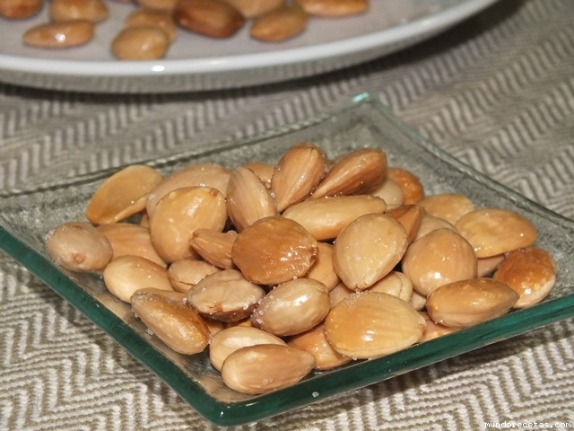Receta de Almendras Saladas de Aperitivo
