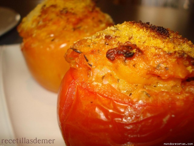 Receta de TOMATES RELLENOS DE SALCHICHA ESPECIADOS Receta de TOMATES RELLENOS DE SALCHICHA ESPECIADOS