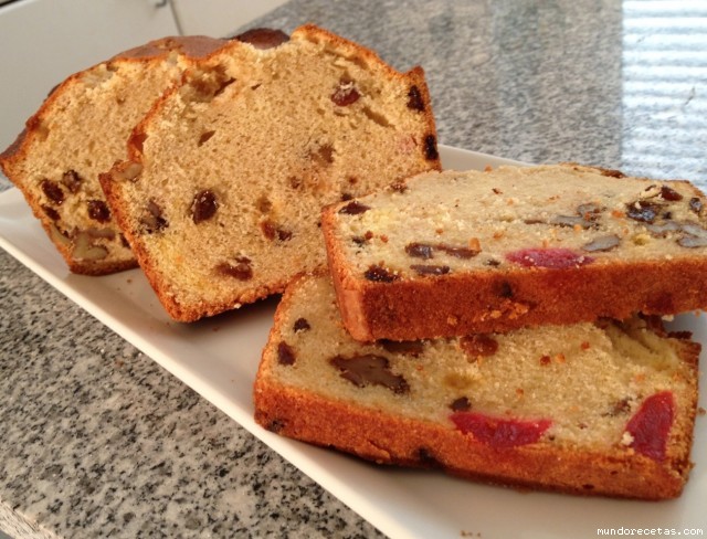Receta de Plum cake con pasas nueces y cerezas Receta de Plum cake con pasas nueces y cerezas