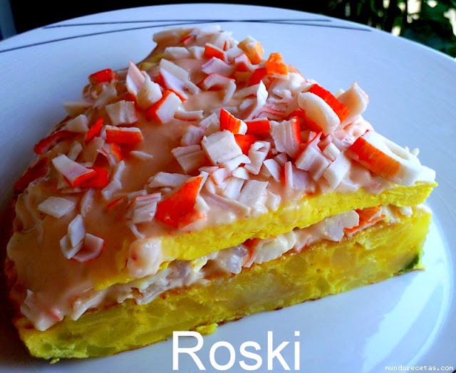 Receta de Pastel de tortilla rellena de gambas y surimi Receta de Pastel de tortilla rellena de gambas y surimi