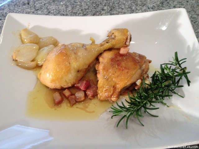 Receta de Pollo asado con Cebollitas y Bacon Receta de Pollo asado con Cebollitas y Bacon
