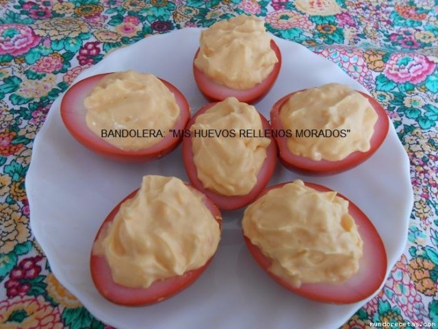 Receta de Mis huevos rellenos morados