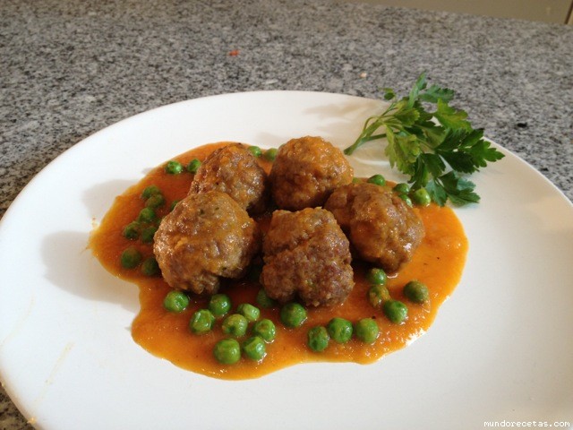 Receta de Albondigas con guisantes Receta de Albondigas con guisantes