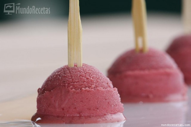 Receta de Helado de cerezas de MaryLou Receta de Helado de cerezas de MaryLou