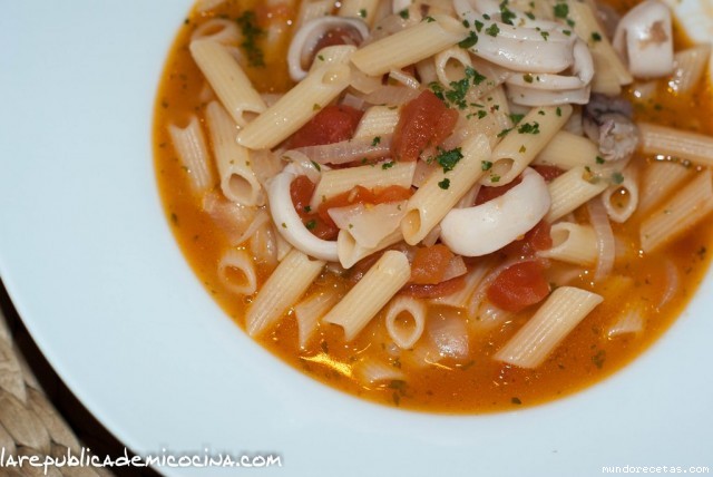Receta de Macarrones con calamares Receta de Macarrones con calamares
