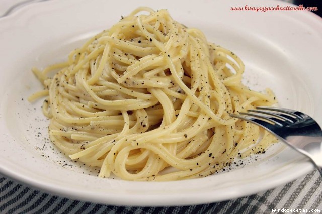 Receta de Pasta cacio e pepe (queso y pimienta) a la romana Receta de Pasta cacio e pepe (queso y pimienta) a la romana