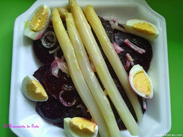 Receta de Ensalada de Remolacha y Espárragos Receta de Ensalada de Remolacha y Espárragos