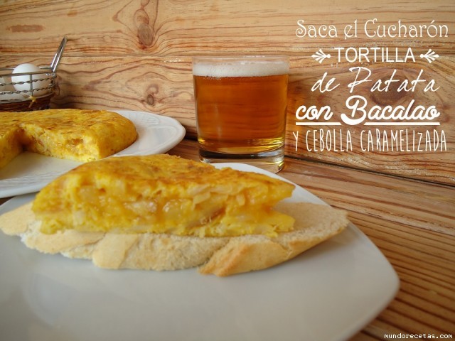 Tortilla de patata con bacalao y cebolla caramelizada