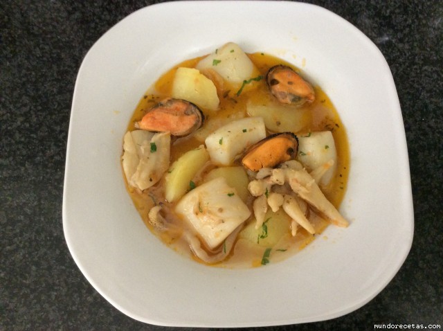Receta de Guiso de Sepia con Mejillones AMC Receta de Guiso de Sepia con Mejillones AMC