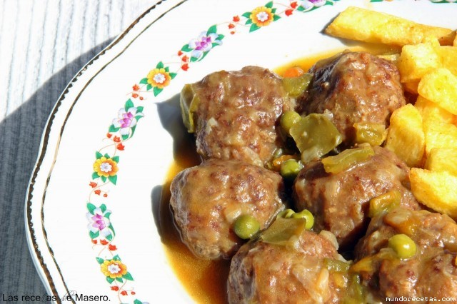 Receta de Albóndigas en salsa de verduras. Receta de Albóndigas en salsa de verduras.