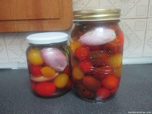 Receta de Tomatitos encurtidos