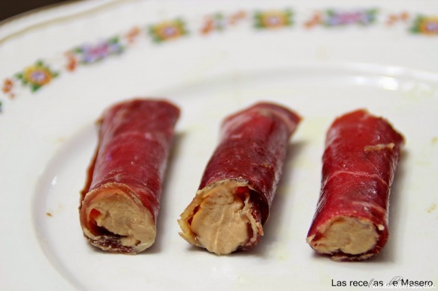 Receta de Canutillos de cecina, foie y membrillo