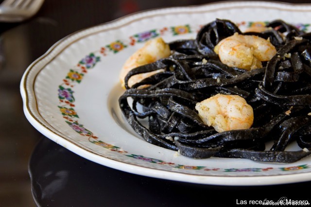 Receta de Tagliolinis negros con langostinos Receta de Tagliolinis negros con langostinos