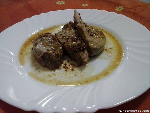 Receta de Solomillo de cerdo con salsa de mostaza y miel. Receta de Solomillo de cerdo con salsa de mostaza y miel.