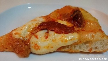 Receta de Pizza de sobrasada y mozzarella Receta de Pizza de sobrasada y mozzarella